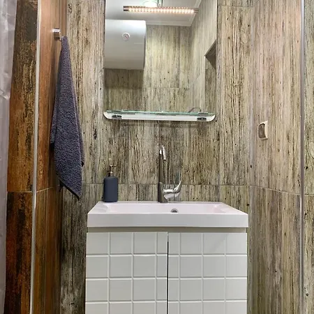 Blue Laguna Private Parking & 2 Bedrooms Apartment